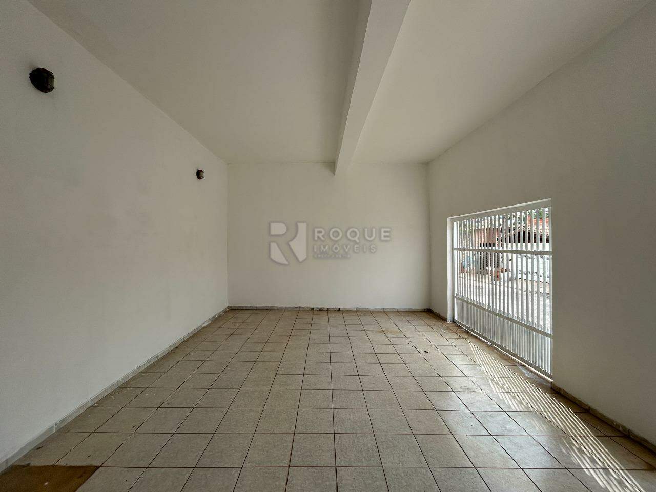 Casa Residencial para aluguel no bairro Vila Queiroz: Garagem