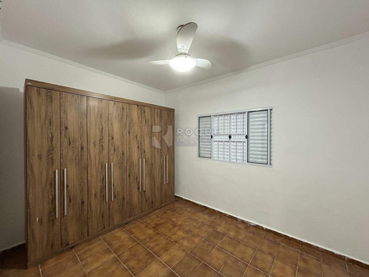 Casa Residencial para aluguel no bairro Vila Queiroz: Dormitório 3 suíte