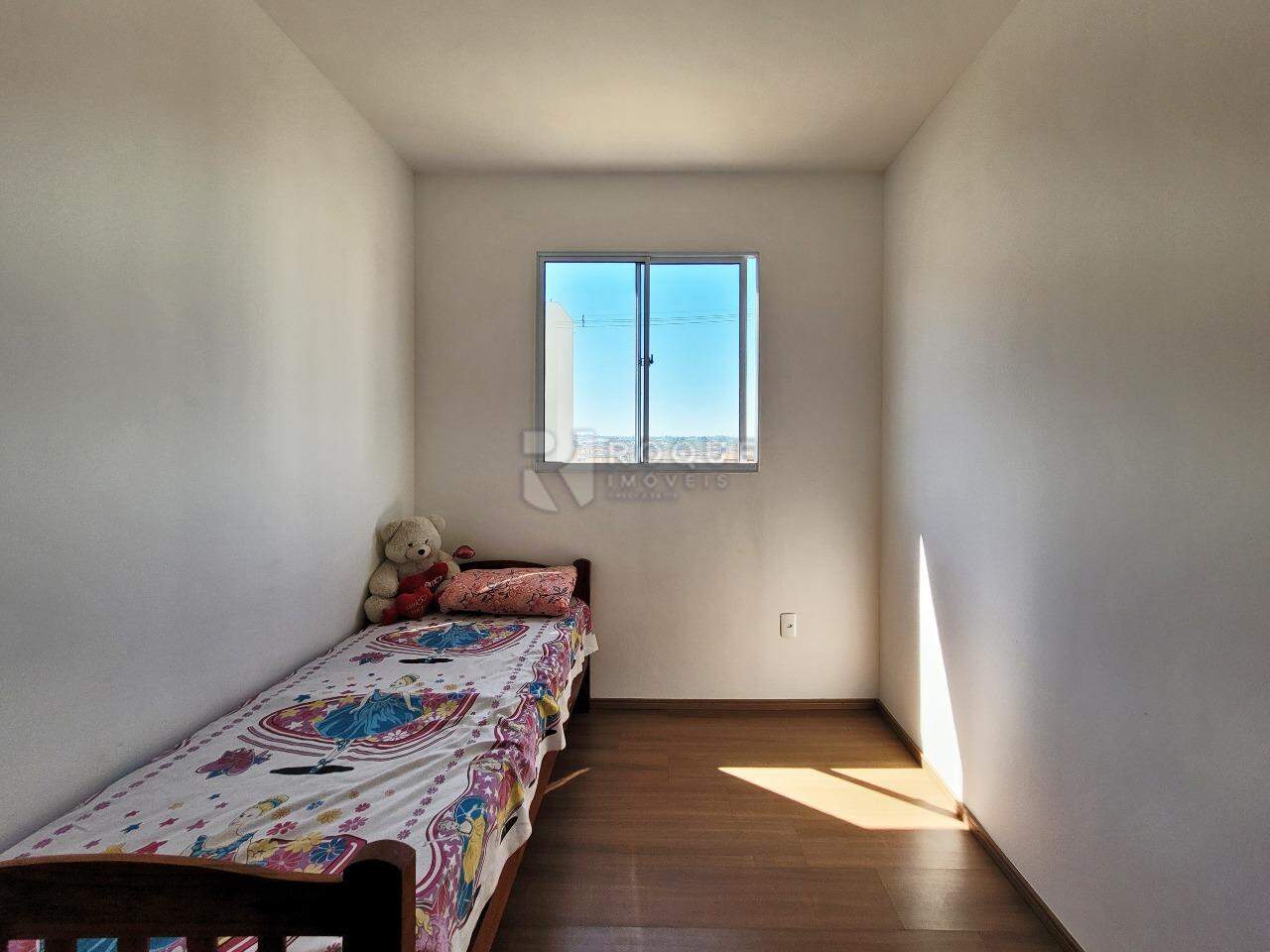 Apartamento à venda no bairro Fazenda Duas Barras: Dormitório 1