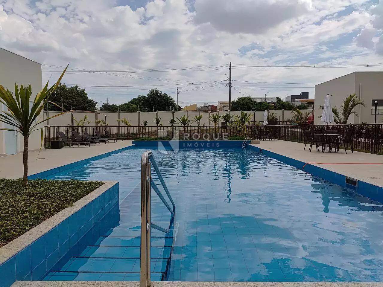 Apartamento à venda no bairro Fazenda Duas Barras: Piscina