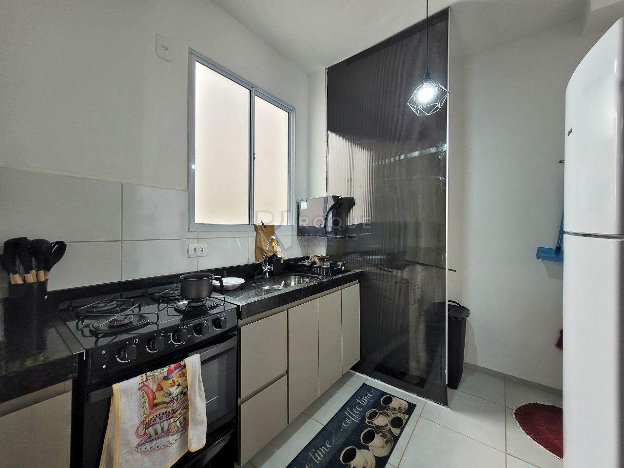 Apartamento à venda no bairro Fazenda Duas Barras: Cozinha