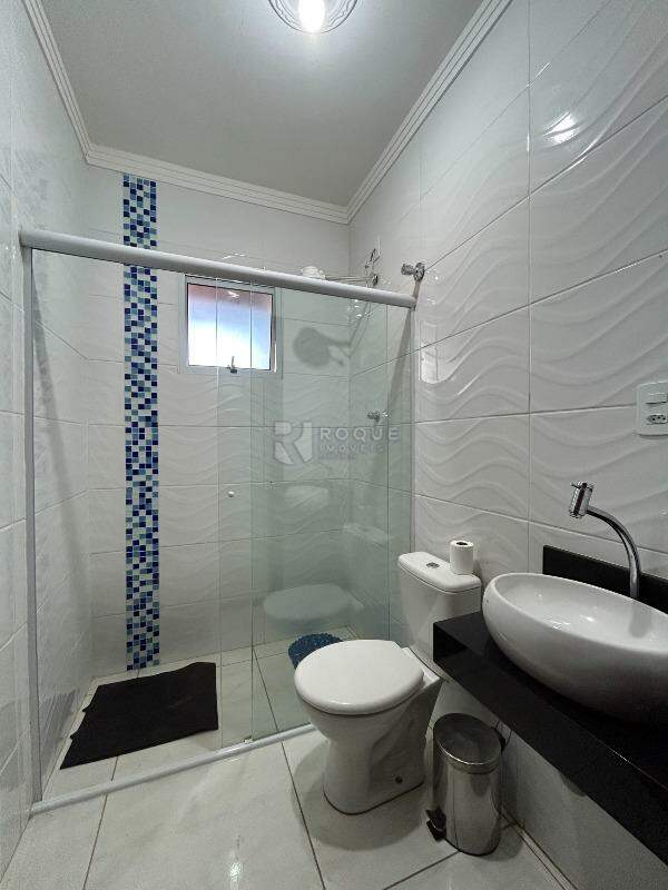 Casa Residencial para aluguel no bairro Parque Hippolyto: WC social 