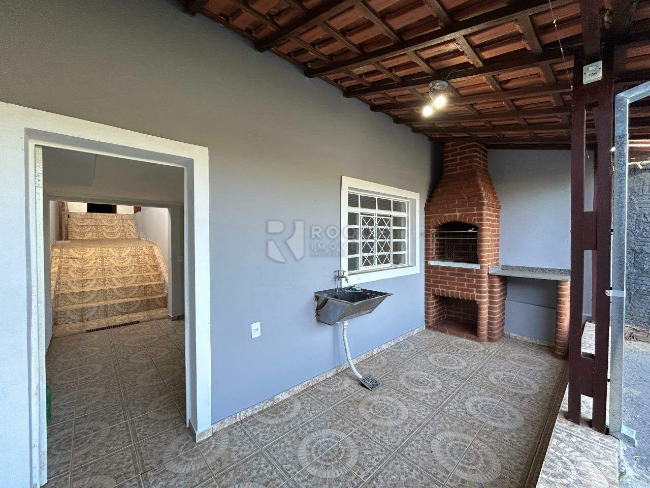 Casa Residencial para aluguel no bairro Parque Hippolyto: Churrasqueira / rancho fundo 