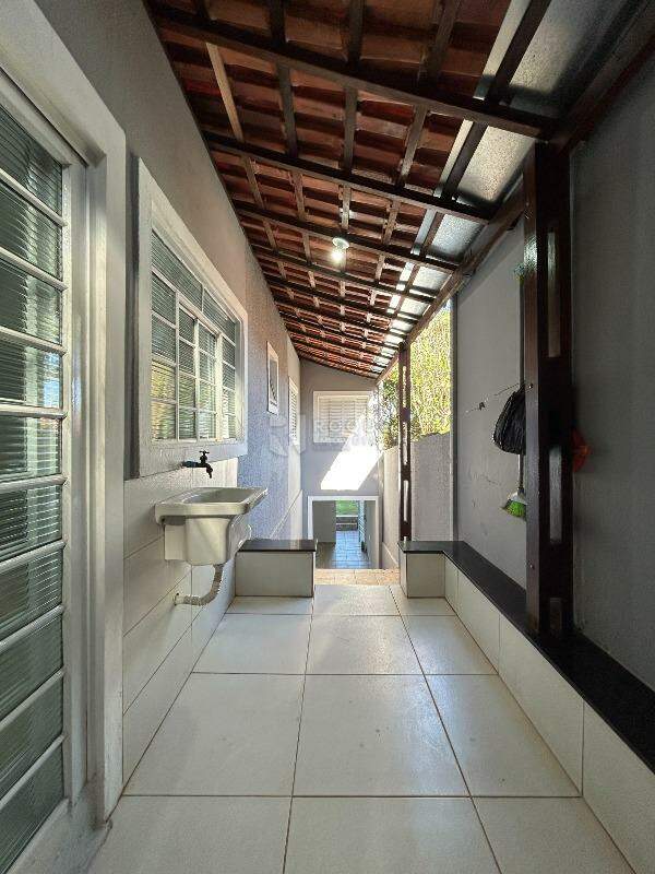 Casa Residencial para aluguel no bairro Parque Hippolyto: Área de serviço 