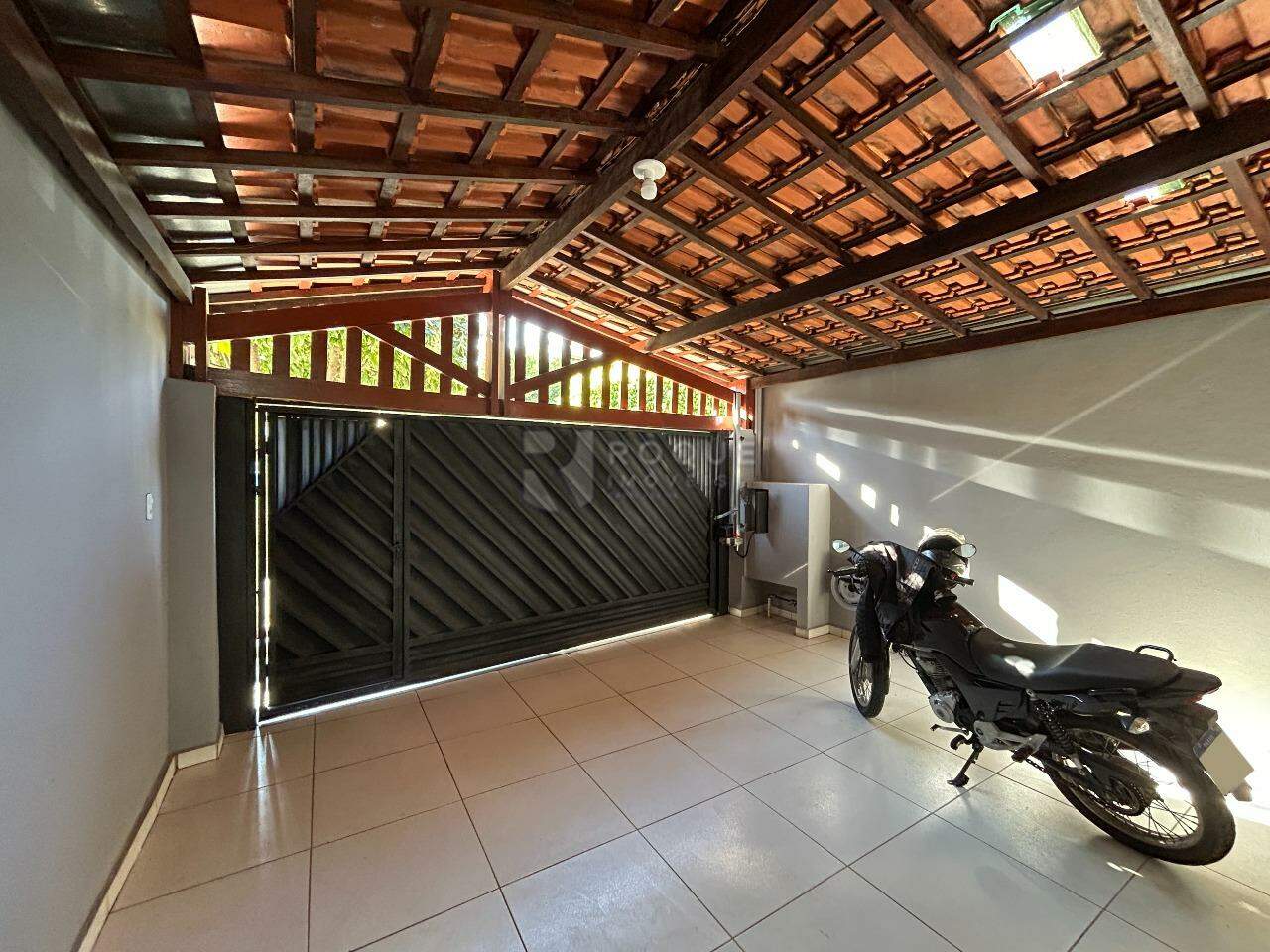 Casa Residencial para aluguel no bairro Parque Hippolyto: Garagem 
