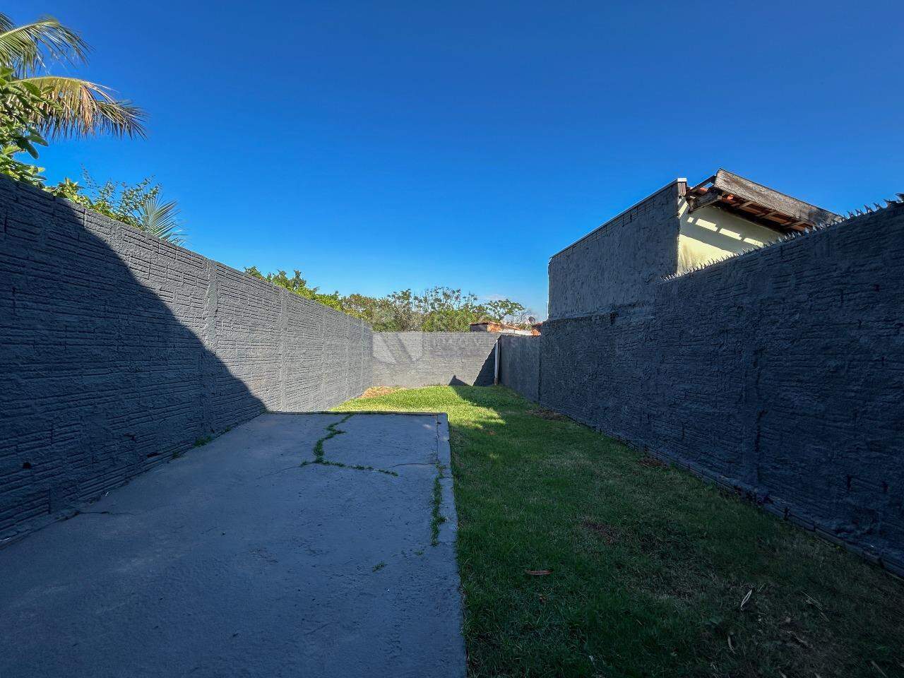 Casa Residencial para aluguel no bairro Parque Hippolyto: Fundo 