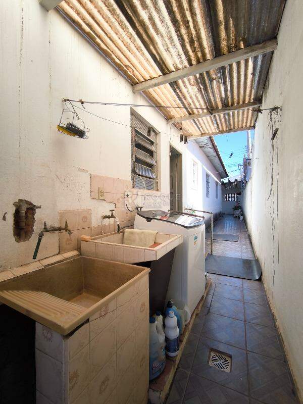 Casa Residencial à venda no bairro Vila Queiroz: LAVANDERIA