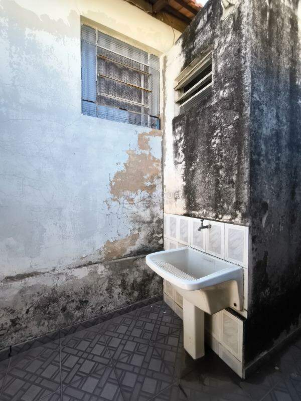 Casa Residencial à venda no bairro Vila Queiroz: LAVATÓRIO