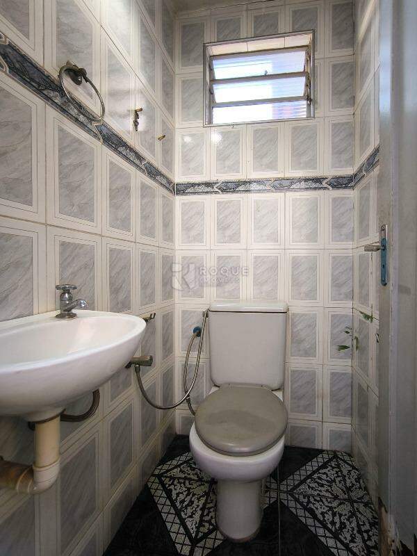 Casa Residencial à venda no bairro Vila Queiroz: BANHEIRO EXTERNO