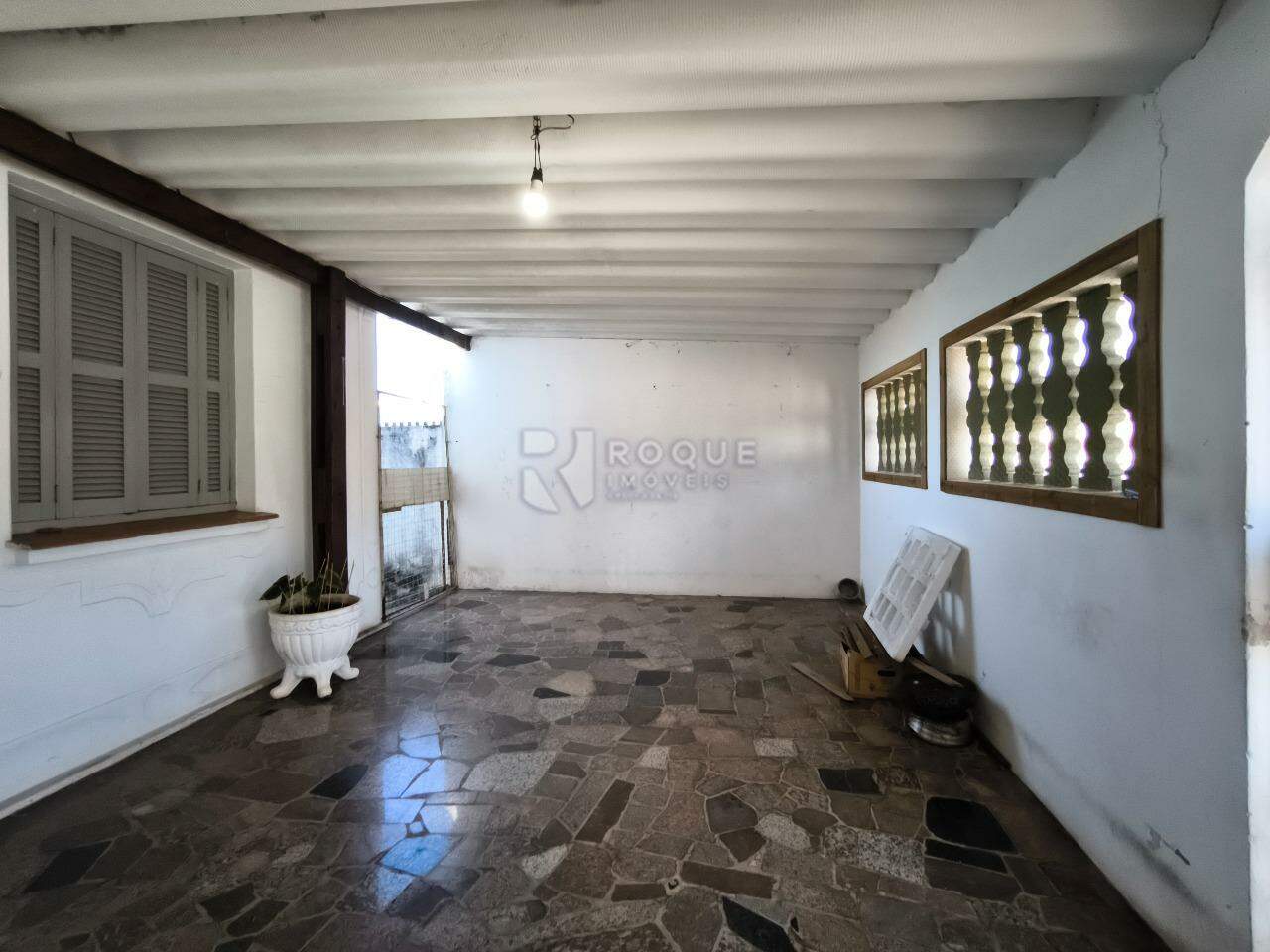 Casa Residencial à venda no bairro Vila Queiroz: GARAGEM
