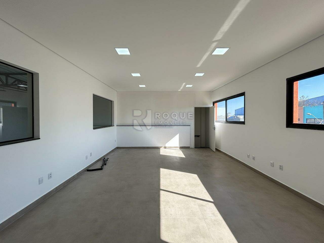 Barracão/Galpão para aluguel no bairro Jardim Porto Real IV: Sala segundo andar