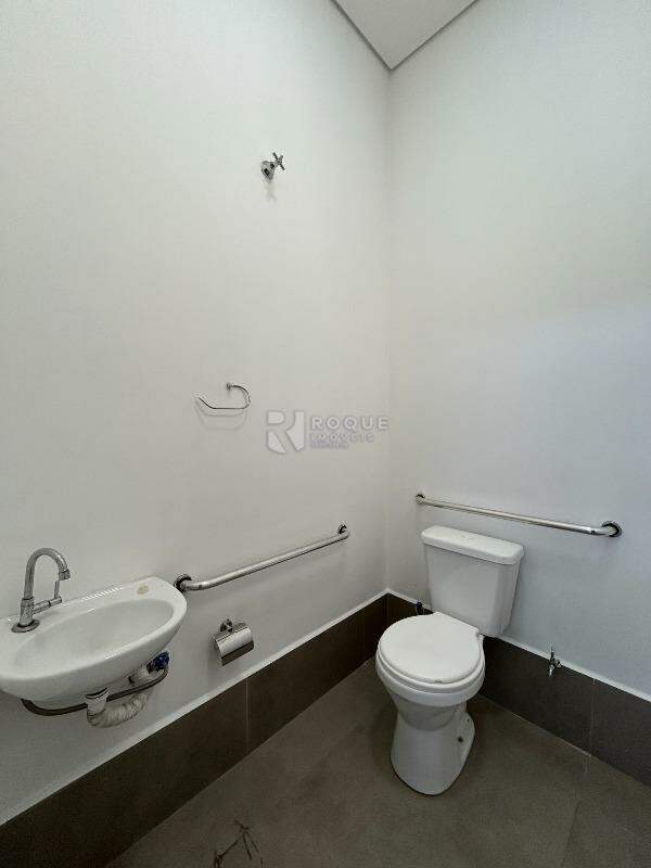 Barracão/Galpão para aluguel no bairro Jardim Porto Real IV: WC social 1