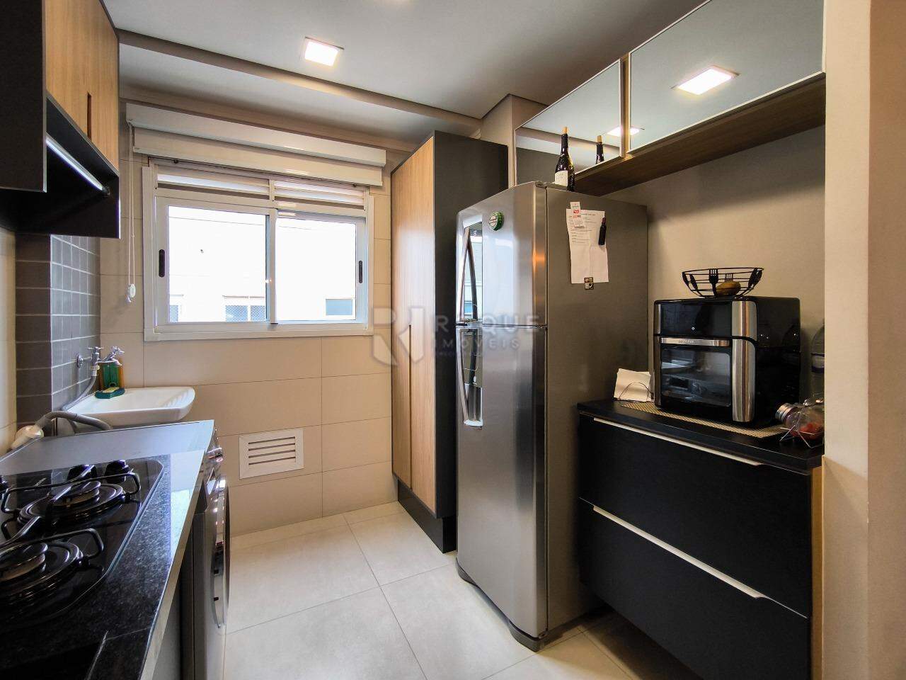 Apartamento à venda no bairro Residencial Rubi: COZINHA