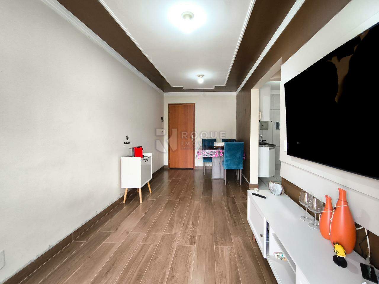Apartamento à venda no bairro Vila Labaki: SALA DE ESTAR