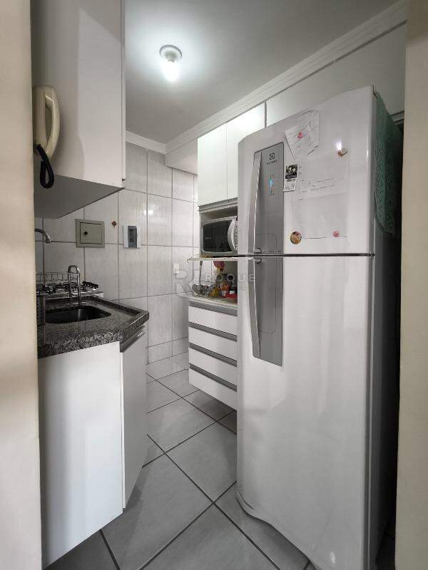 Apartamento à venda no bairro Vila Labaki: COZINHA