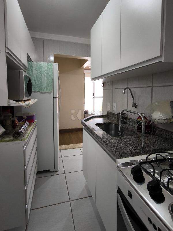 Apartamento à venda no bairro Vila Labaki: COZINHA