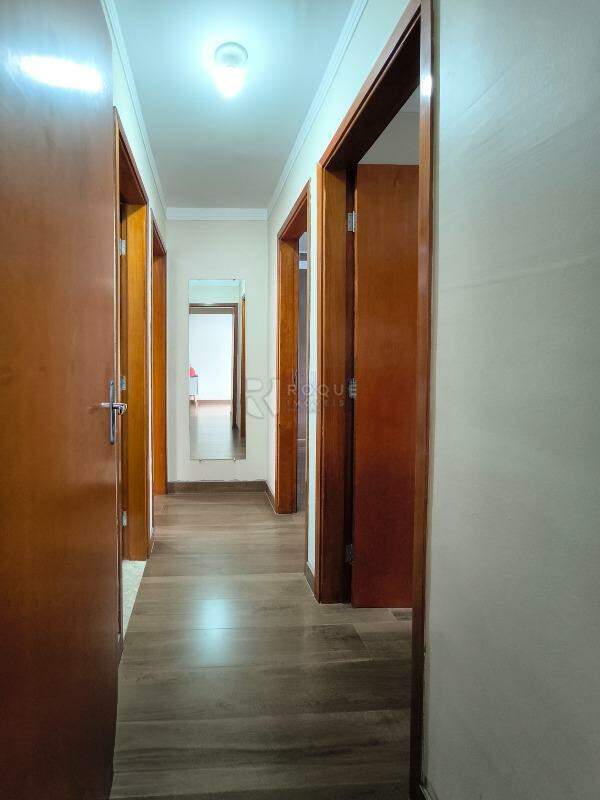 Apartamento à venda no bairro Vila Labaki: CORREDOR INTERNO