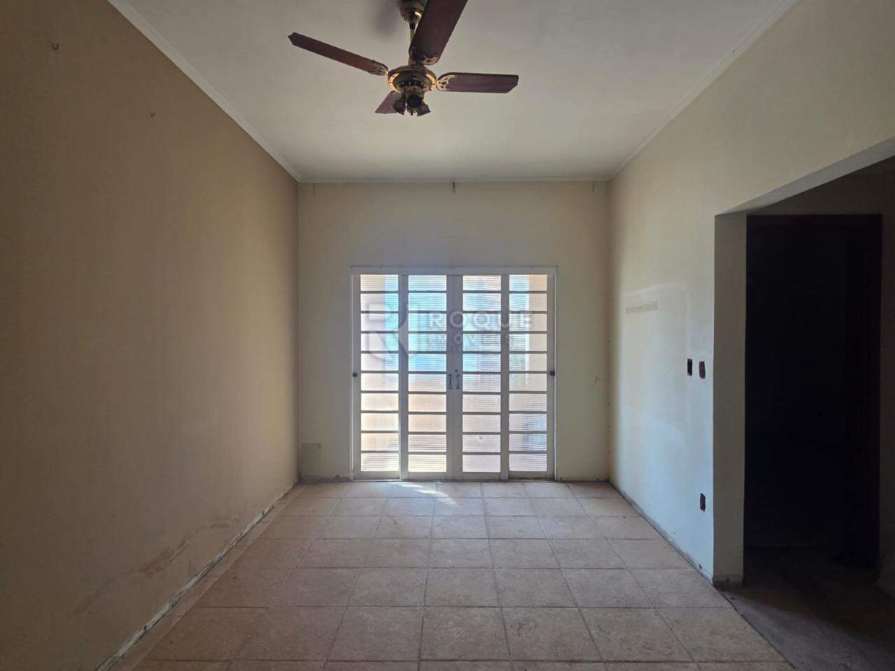 Casa Residencial à venda no bairro Vila Cristovam: Sala - Casa 1