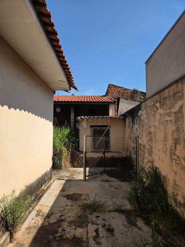 Casa Residencial à venda no bairro Vila Cristovam: Acesso fundos