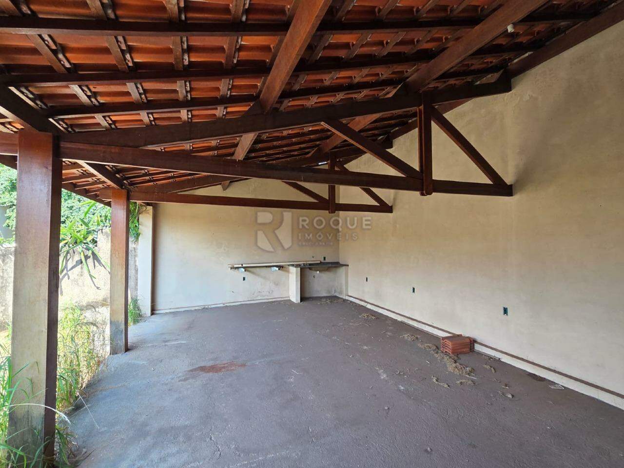 Casa Residencial à venda no bairro Vila Cristovam: Rancho Fundos