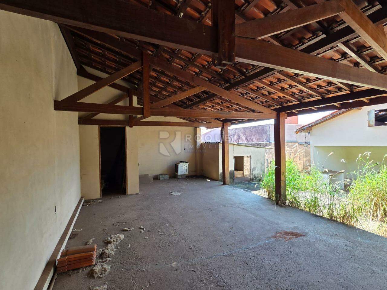Casa Residencial à venda no bairro Vila Cristovam: Rancho Fundos