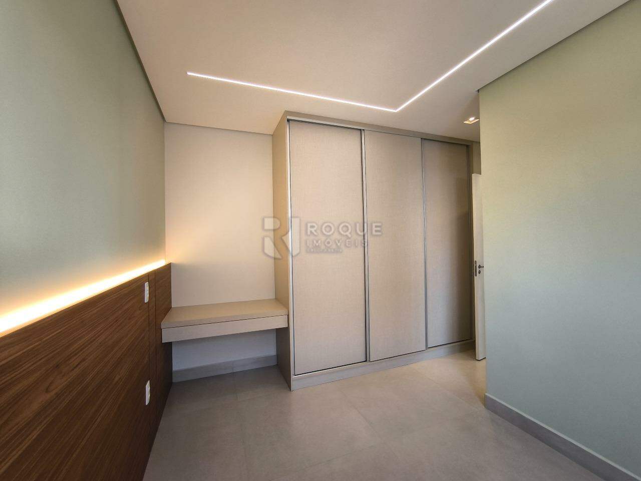 Apartamento à venda no bairro Jardim Santa Adélia: SUÍTE