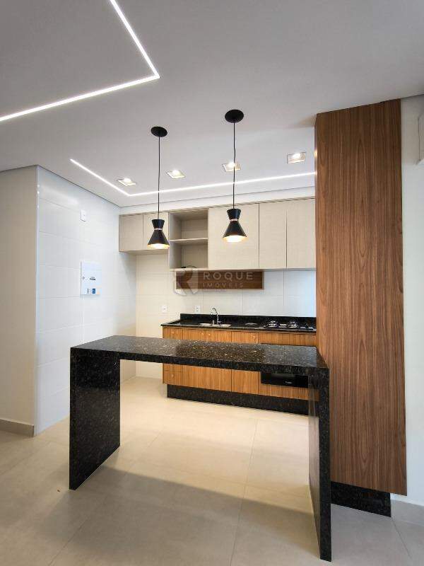 Apartamento à venda no bairro Jardim Santa Adélia: COZINHA