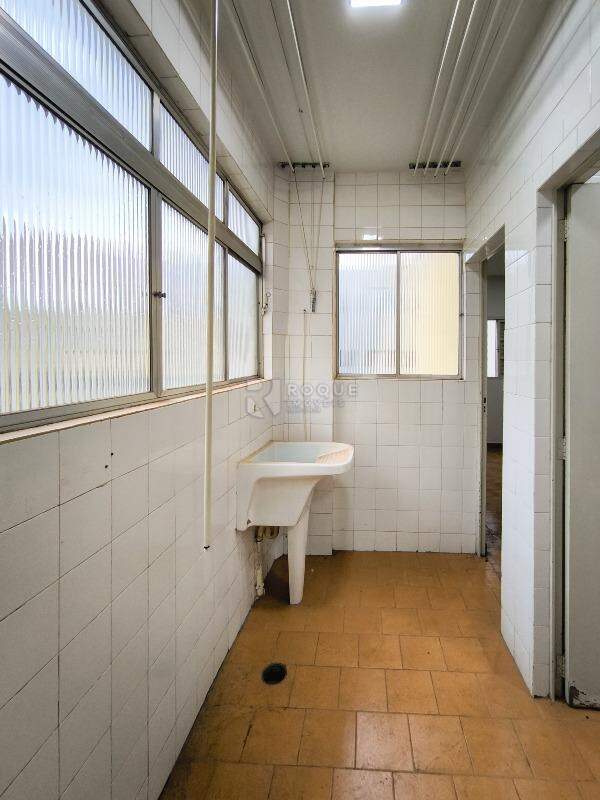 Apartamento à venda no bairro Vila Independência: ÁREA DE SERVIÇO