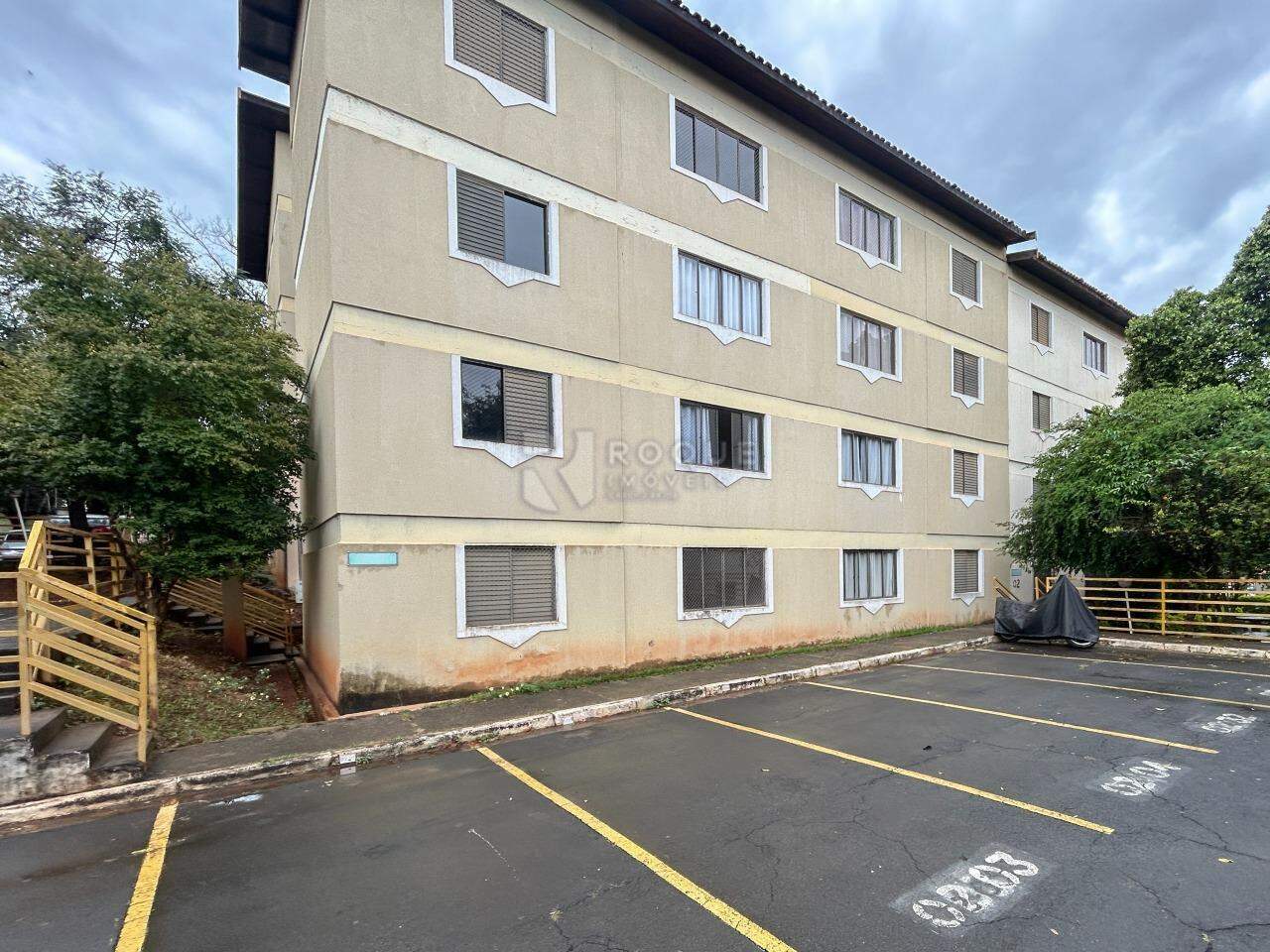 Apartamento para aluguel no bairro Jardim Ipiranga: Condomínio 