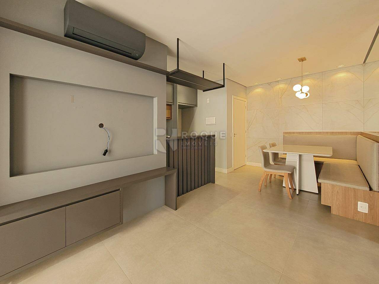 Apartamento à venda no bairro Chácara Boa Vista da Graminha: Sala