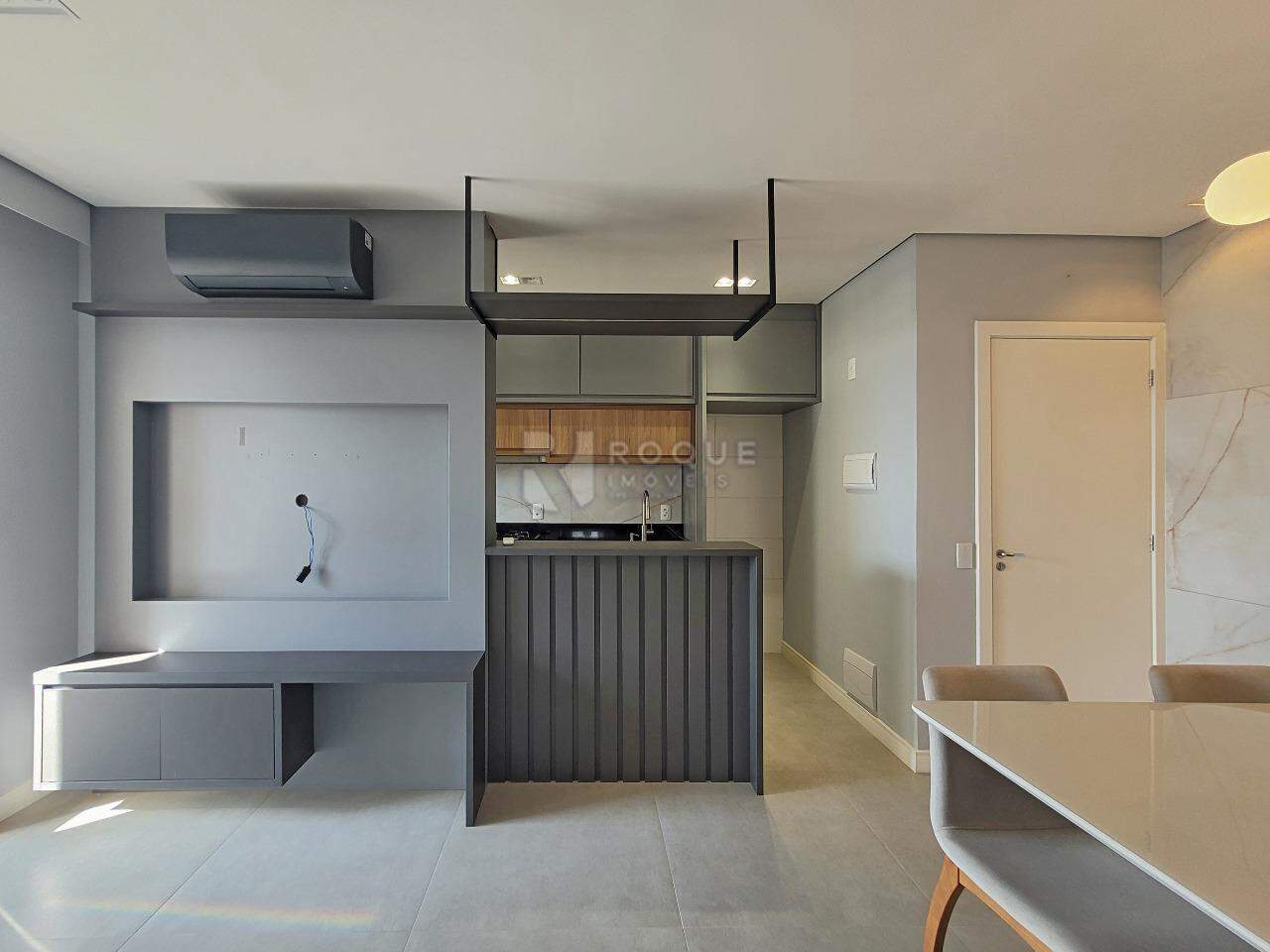 Apartamento à venda no bairro Chácara Boa Vista da Graminha: Sala