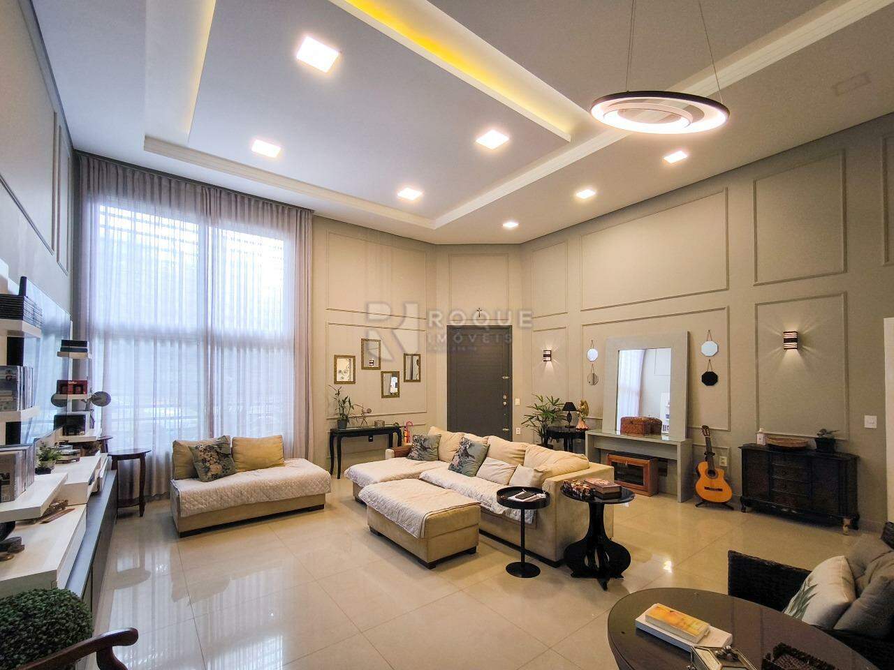 Casa em condomínio à venda no bairro Residencial Margarida de Holstein: SALA DE ESTAR