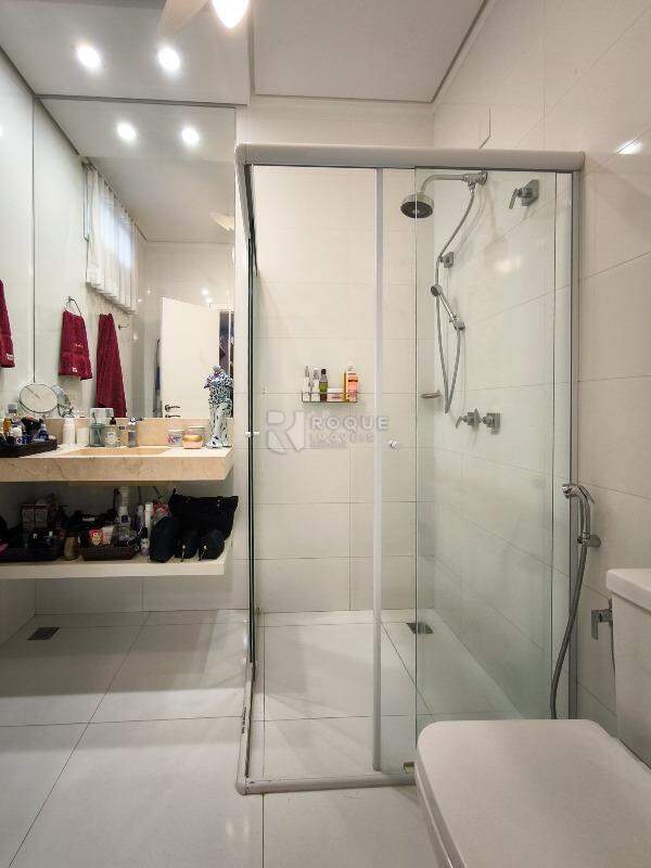 Casa em condomínio à venda no bairro Residencial Margarida de Holstein: WC SUÍTE MASTER