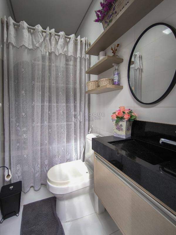 Casa em condomínio à venda no bairro Residencial Margarida de Holstein: BANHEIRO ÁREA DE LAZER