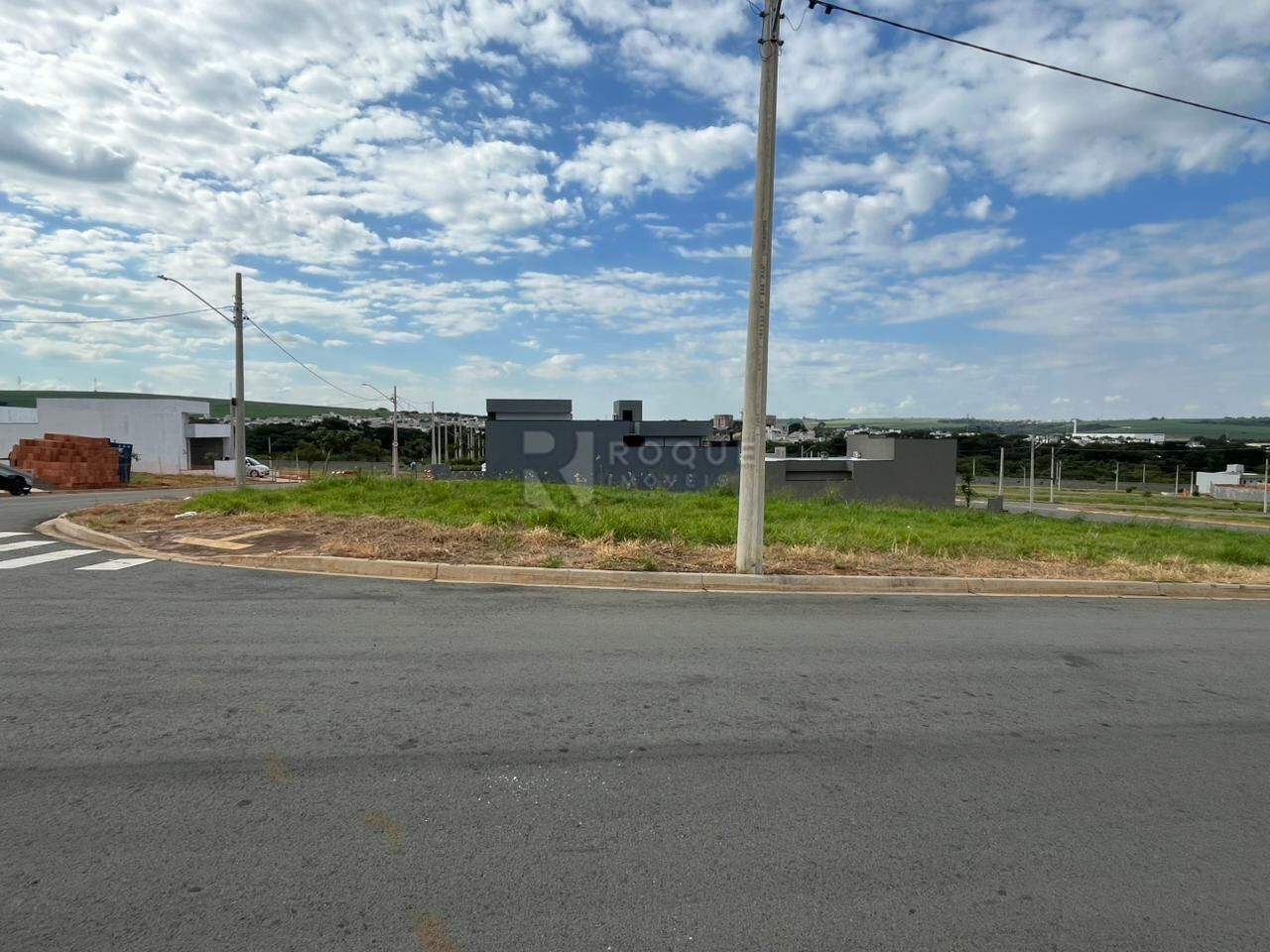 Terreno em condomínio à venda no bairro Terras de São Bento III: 