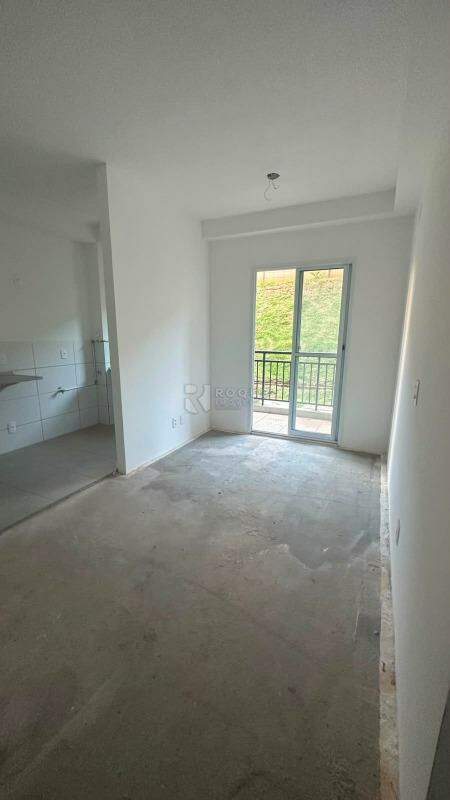 Apartamento à venda no bairro Jardim Esteves: 