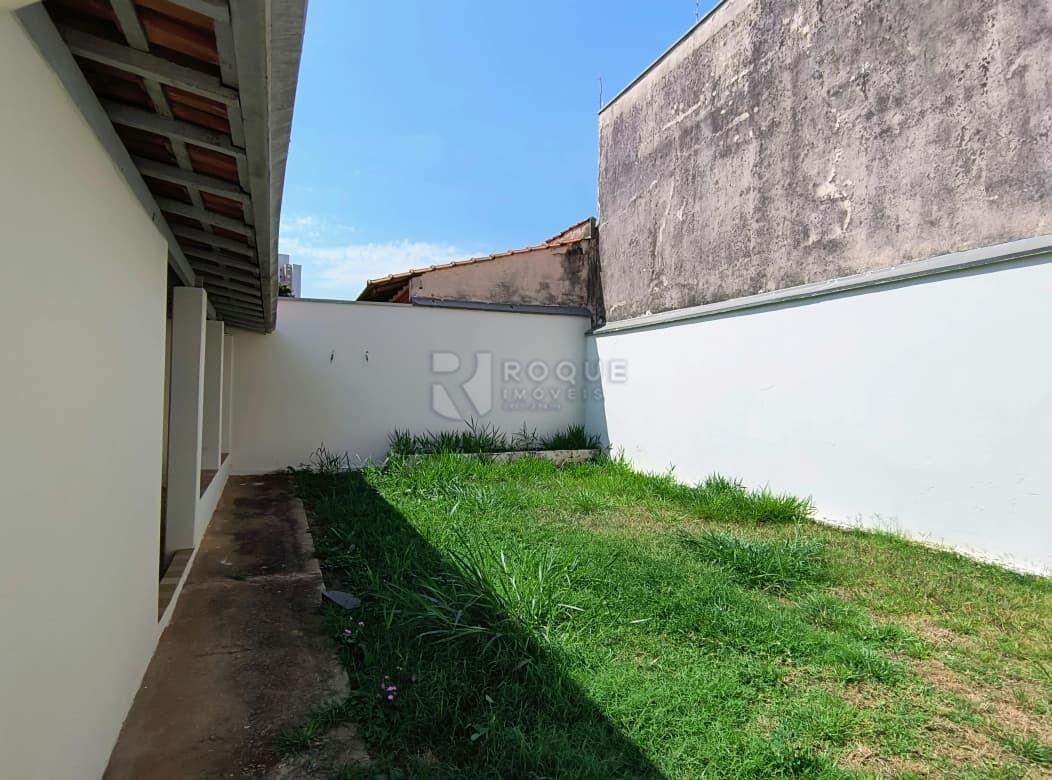 Casa Residencial para aluguel no bairro Doutor João Batista Levy: Fundos