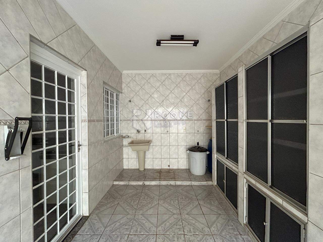 Casa Residencial para aluguel no bairro Parque das Nações: Área de serviço fundo