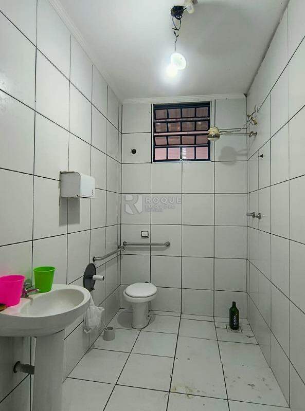 Salão para aluguel no bairro Vila Claudia: Wc social 02
