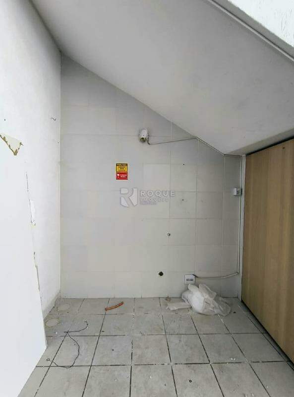 Salão para aluguel no bairro Vila Claudia: Sala técnica