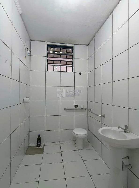 Salão para aluguel no bairro Vila Claudia: Wc social  01