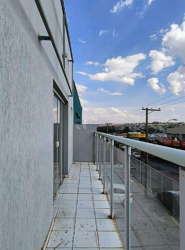 Salão para aluguel no bairro Vila Claudia: Sacada