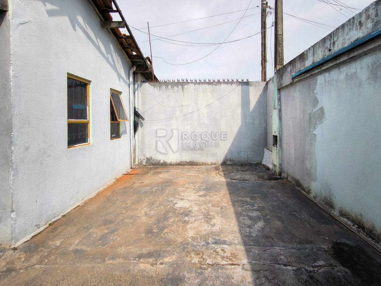 Casa Residencial à venda no bairro Jardim Odecio Degan: QUINTAL