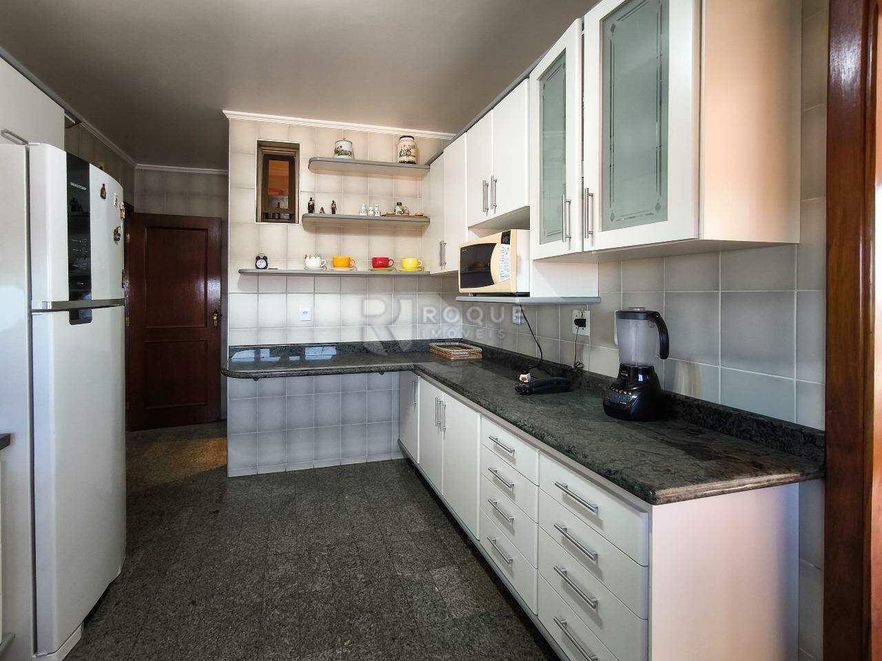 Apartamento à venda no bairro Centro: COZINHA