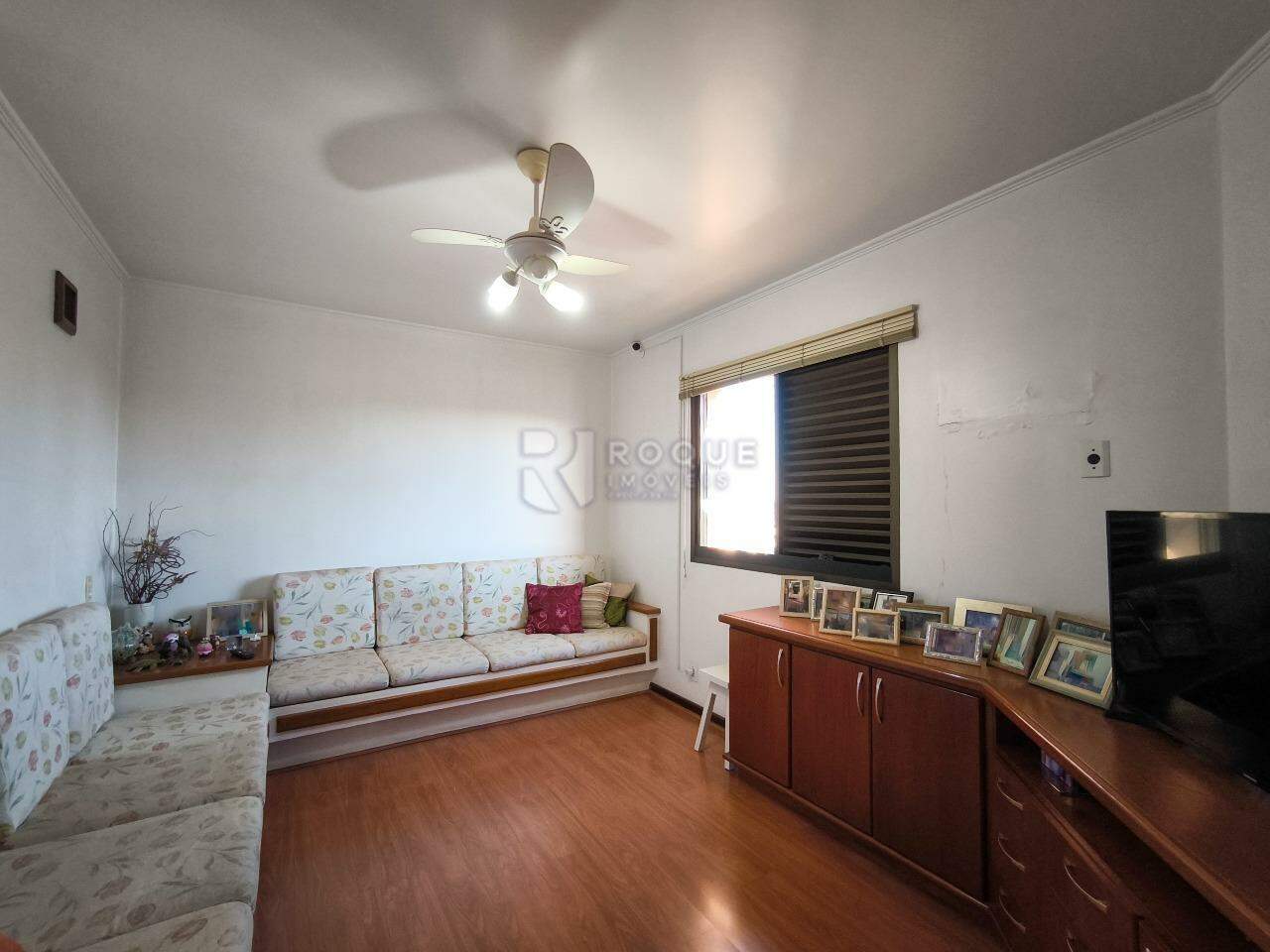 Apartamento à venda no bairro Centro: SALA DE TV