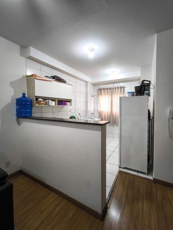 Apartamento à venda no bairro Residencial Rubi: COZINHA