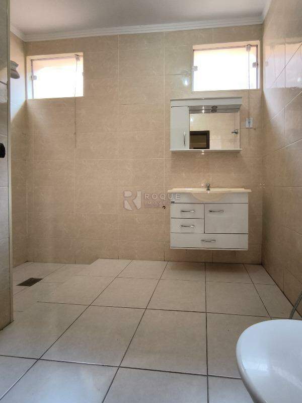 Casa Residencial à venda no bairro Centro: BANHEIRO SOCIAL