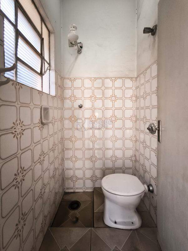 Casa Residencial à venda no bairro Centro: BANHEIRO SOCIAL EXTERNO