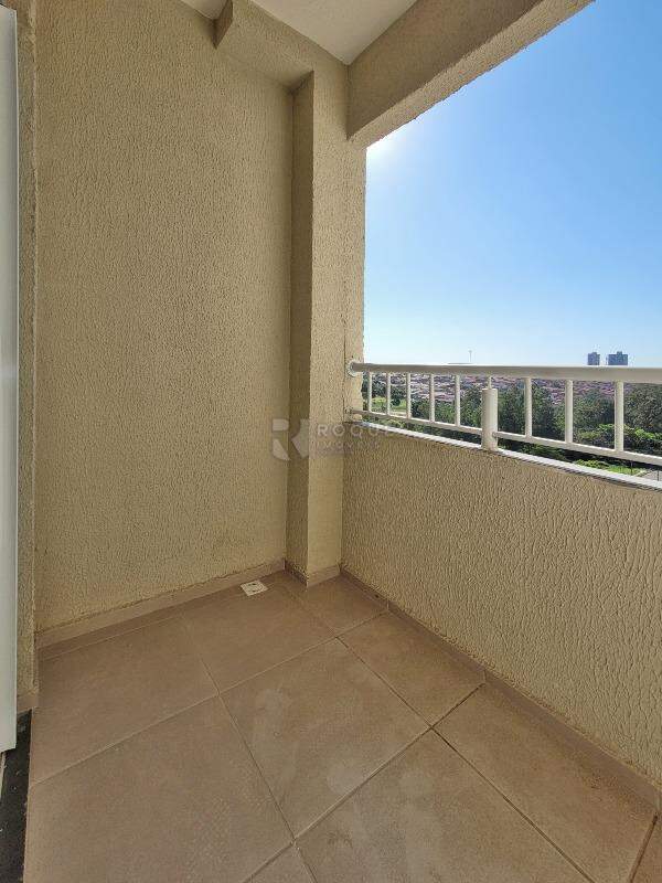 Apartamento à venda no bairro Jardim Manacá: Sacada