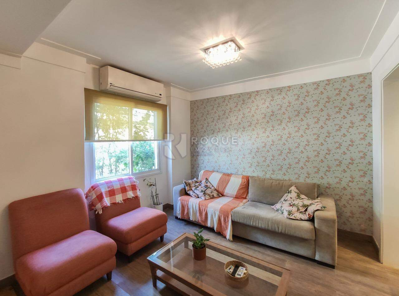 Casa em condomínio à venda no bairro Jardim Aquárius: Sala 